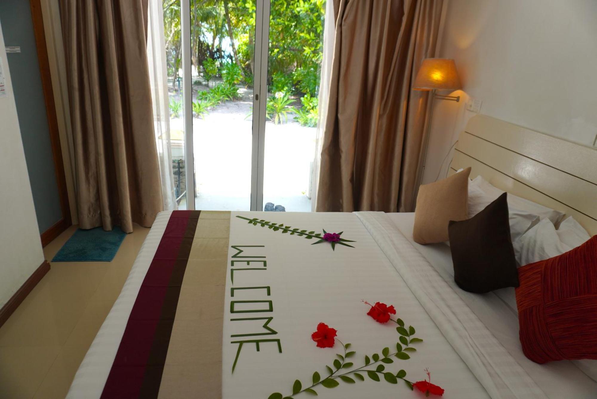 Tme Retreats Dhigurah Hotel Dhigurah  Buitenkant foto